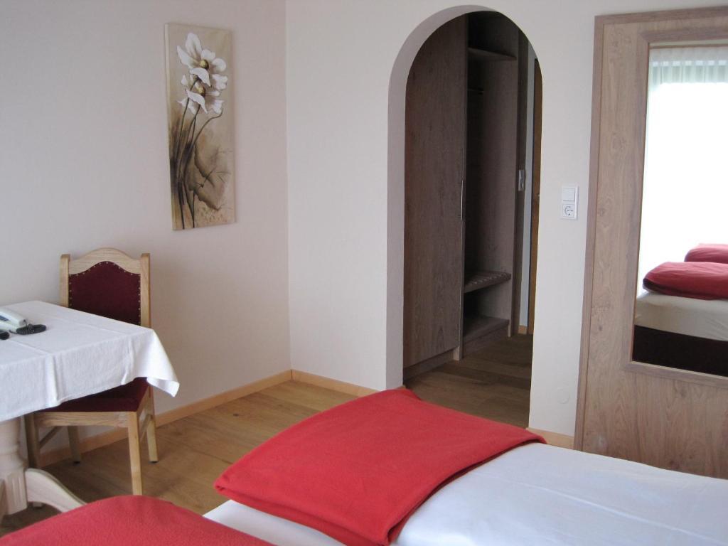 Hotel Zur Schonen Aussicht Übersee 部屋 写真